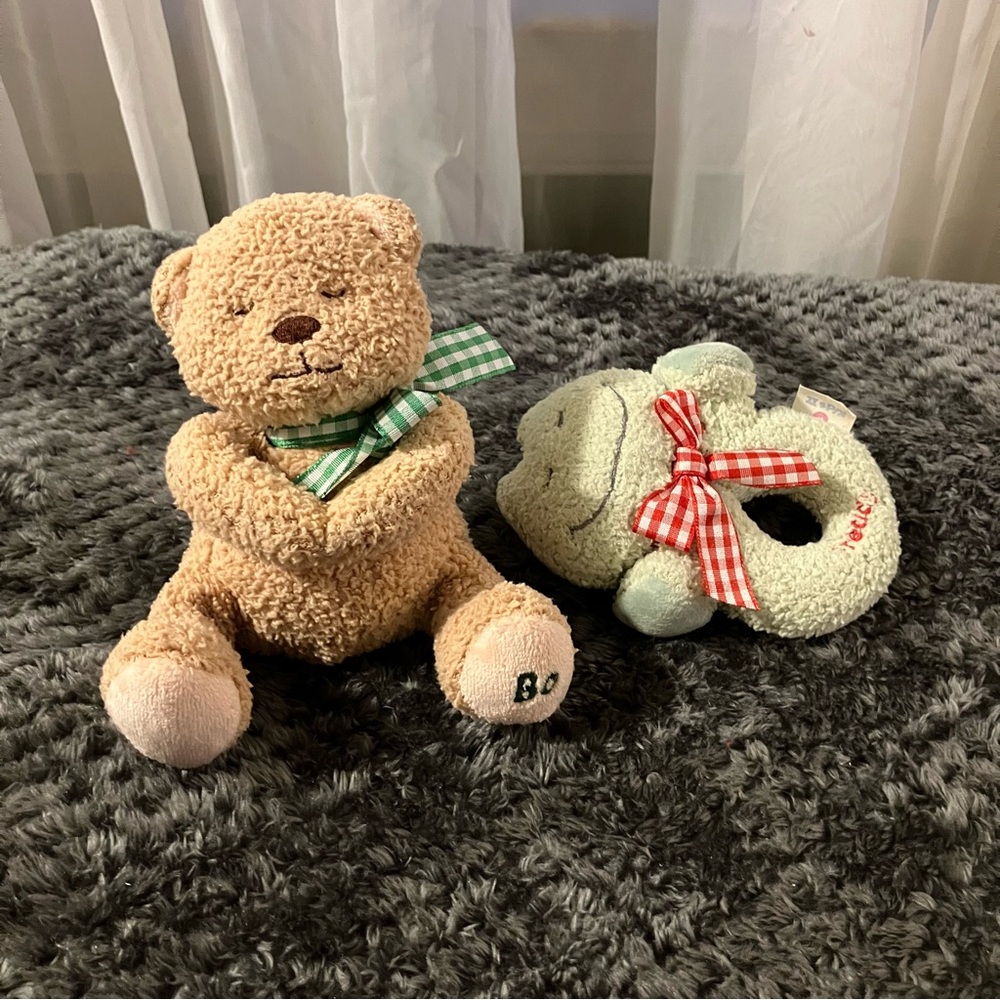 Kids II Vintage Bo‎ Bear Plush & Frog Freddy Baby Rattle Ring Plush